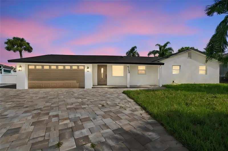 8725 Thornwood Ln, FL