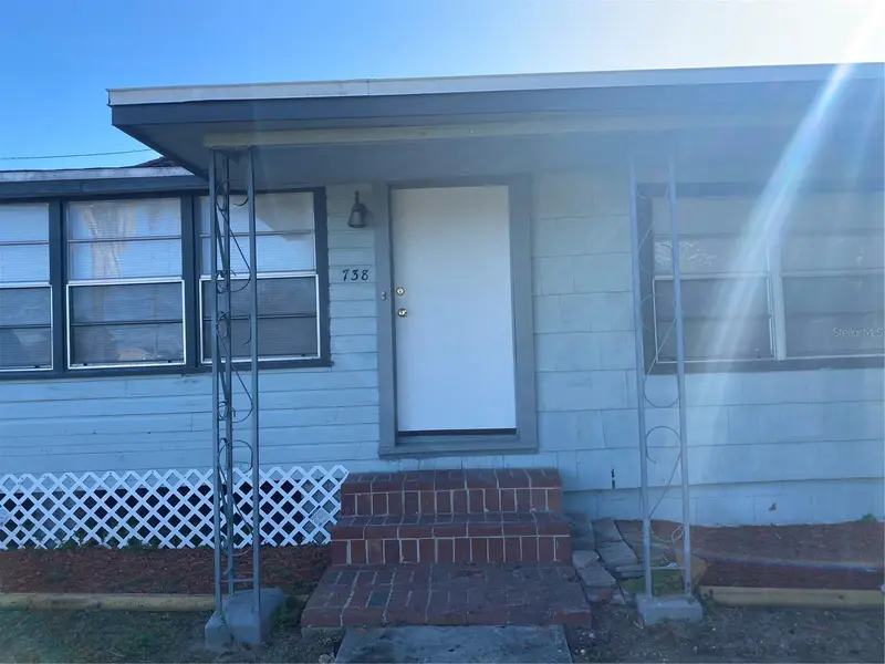 738 N Scenic Hwy, FL