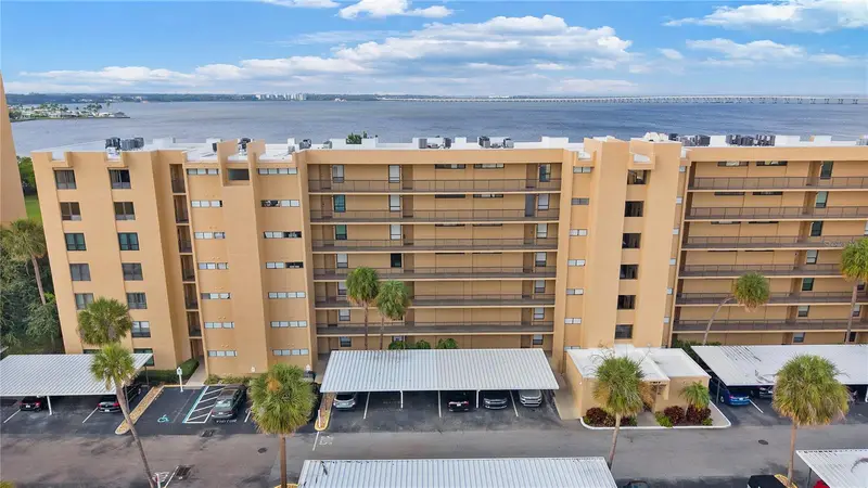 2617 Cove Cay Dr #103, FL