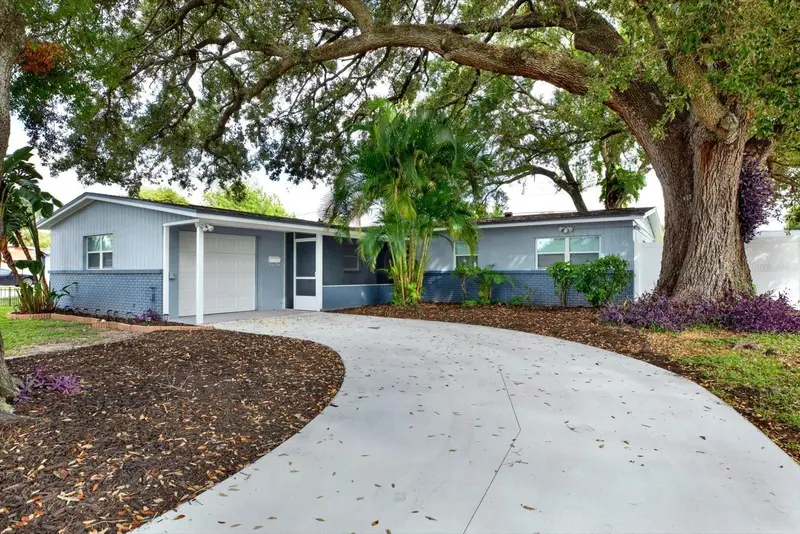 7505 W Henry Ave, FL