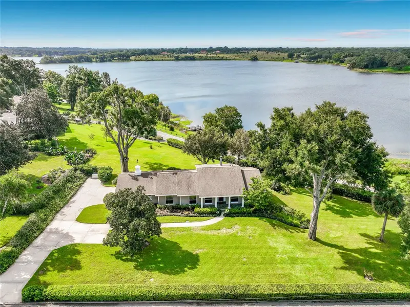 1800 Country Club Dr, FL
