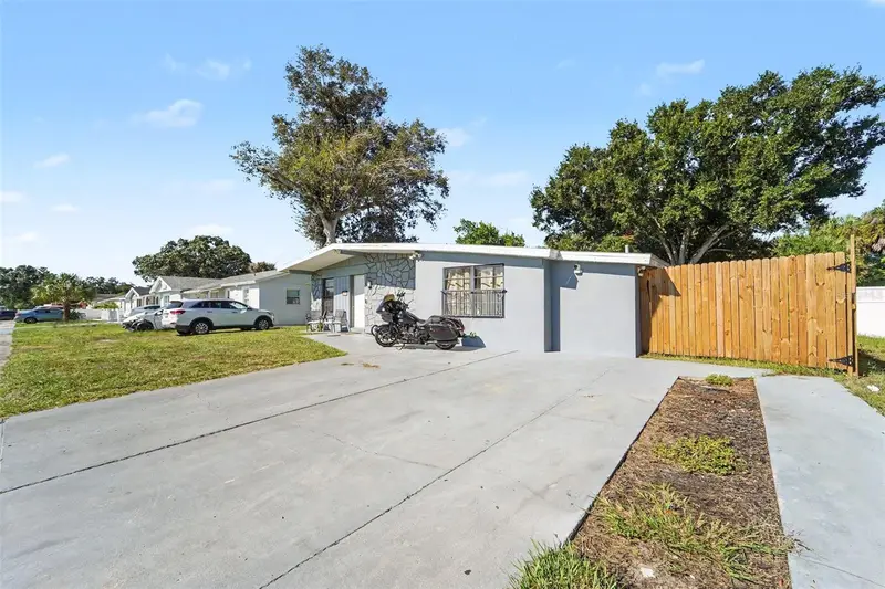 4834 Alvarado Dr, FL
