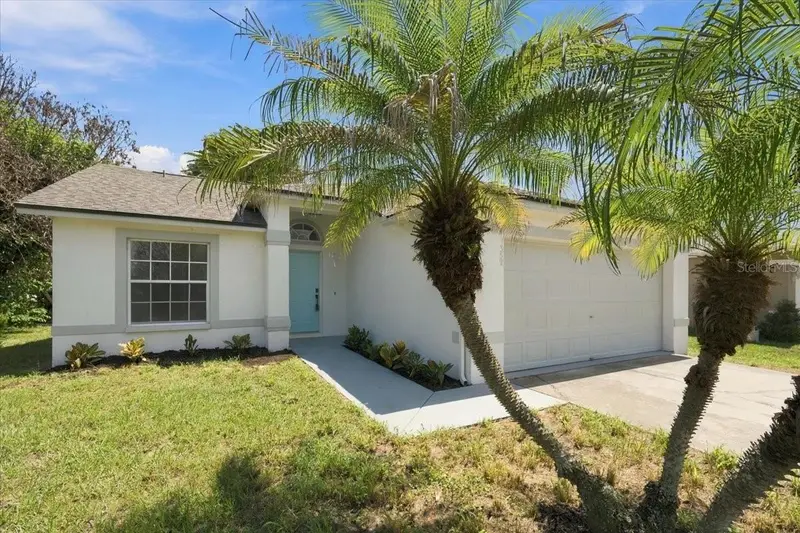 352 Lake Daisy Cir, FL