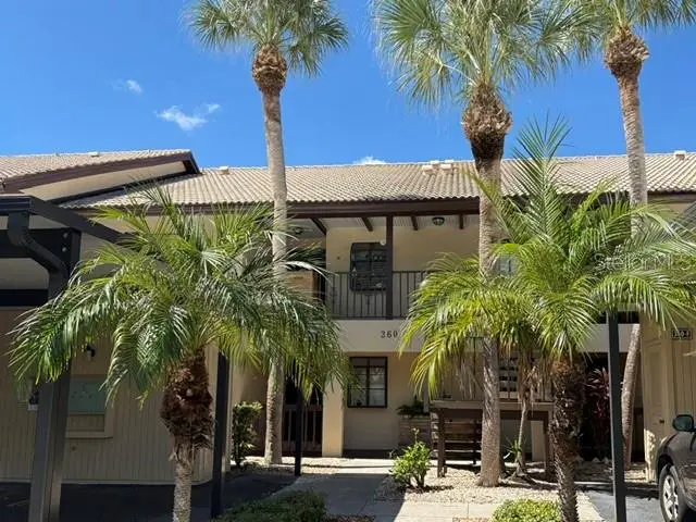 360 Three Lakes Ln #H, FL