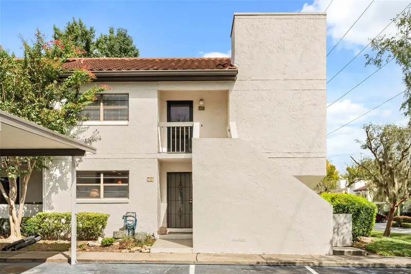 720 Killarney Bay Ct #7-6, FL