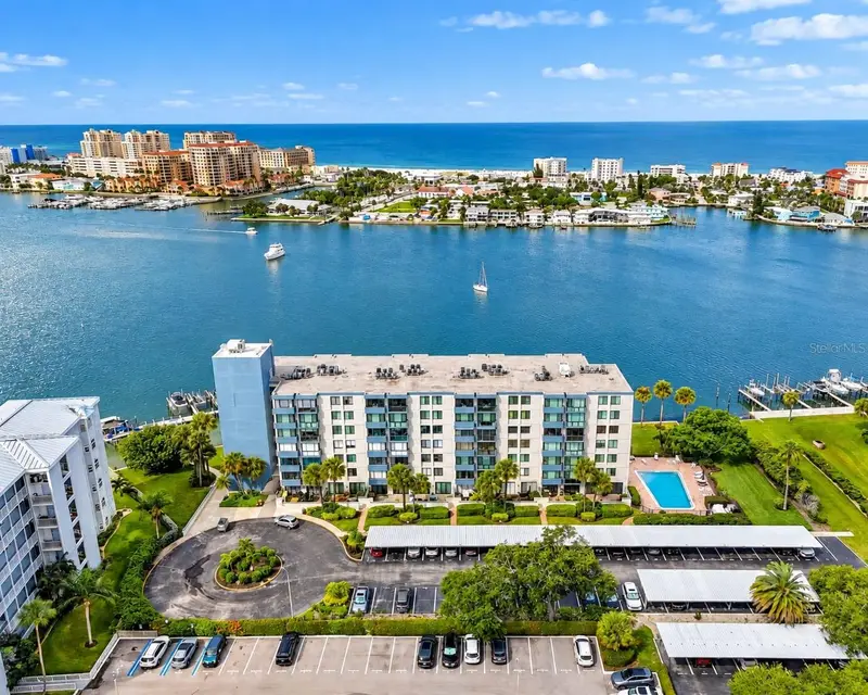 644 Island Way #406, FL