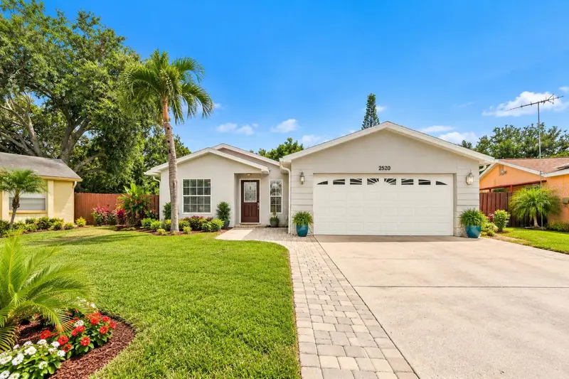 2520 Fawn Ct, FL