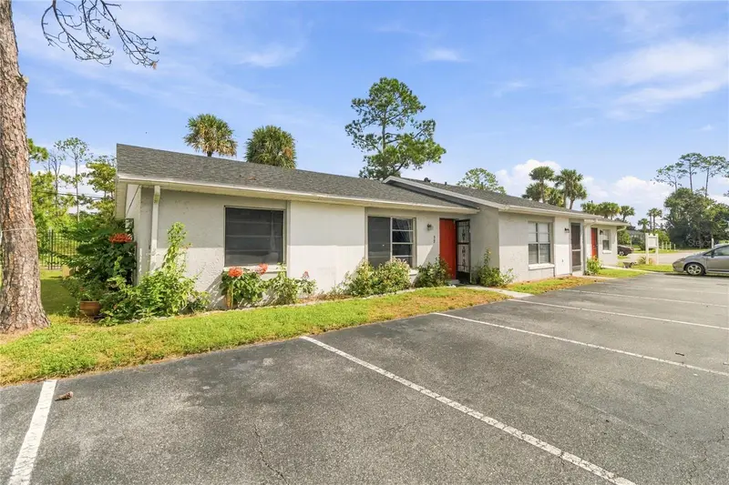 99 Lake Villa Way, FL
