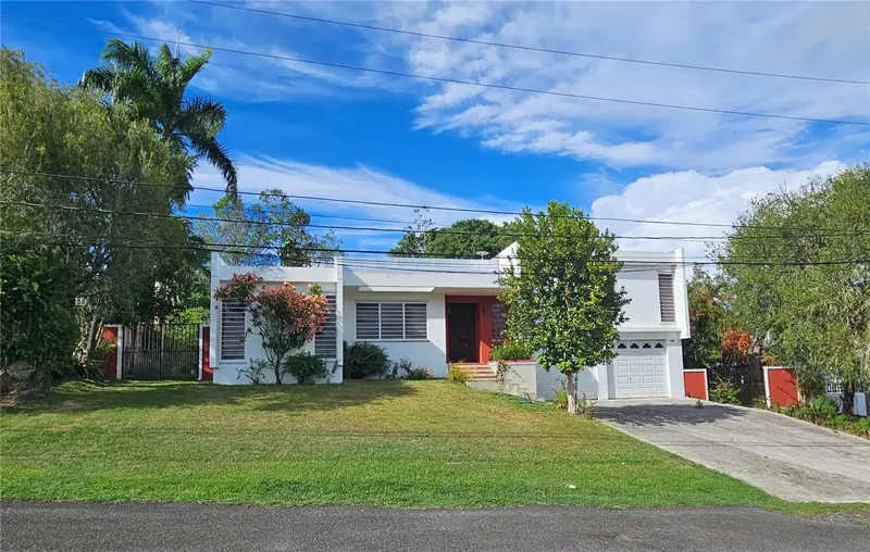 Calle ParaíSo Hacienda Las Garzas #40, PR