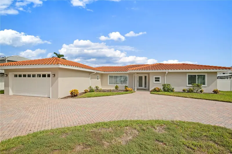 136 Bayside Dr, FL