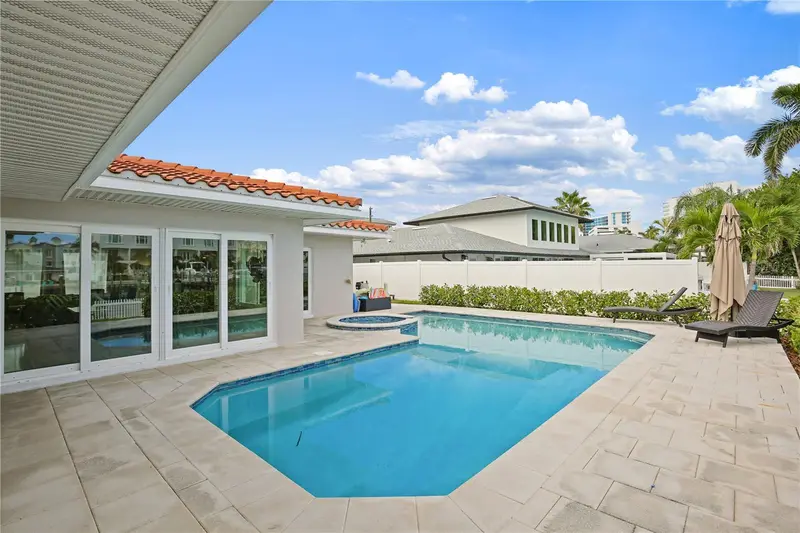 136 Bayside Dr, FL