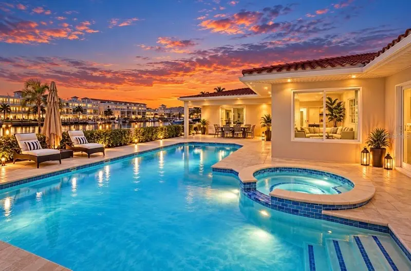 136 Bayside Dr, FL