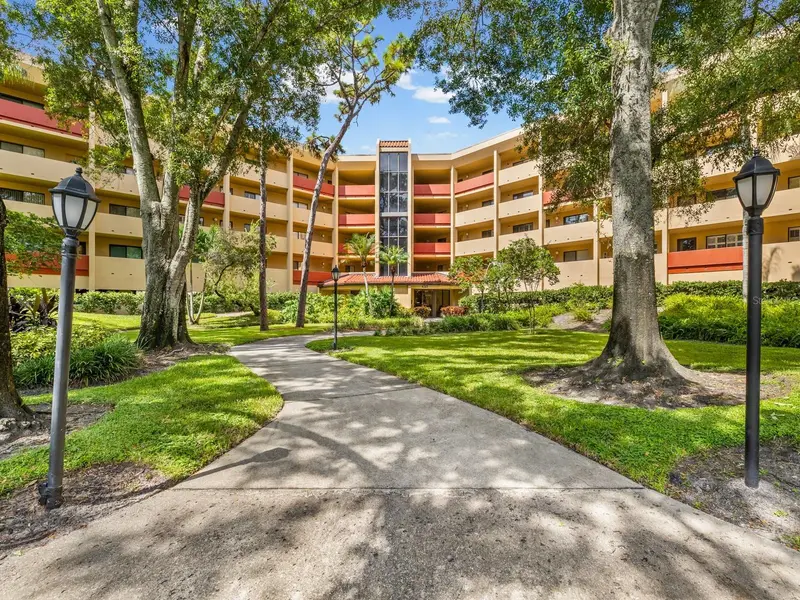3076 Eastland Blvd #203, FL