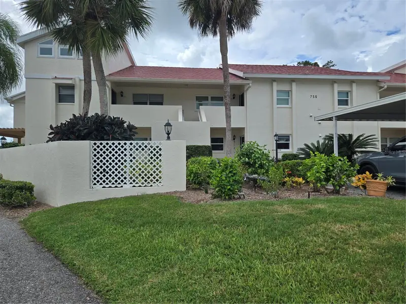 756 Village Cir #102, FL