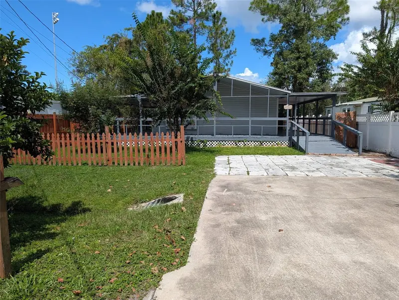 24304 Maxwell St, FL
