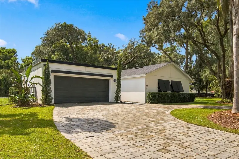 104 E 1st Ave, FL