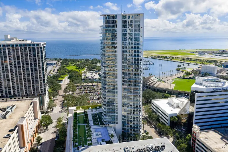 175 1st St S #2701, FL