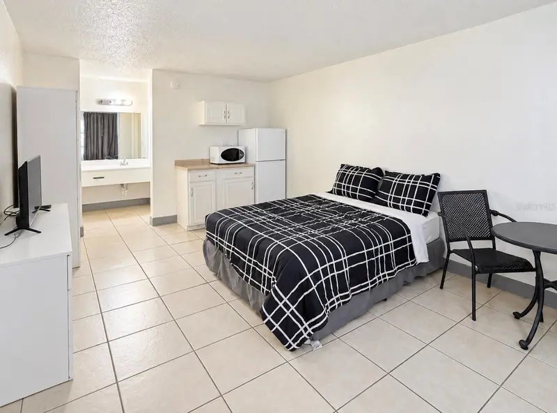 7900 S Orange Blossom Trl #2002, FL