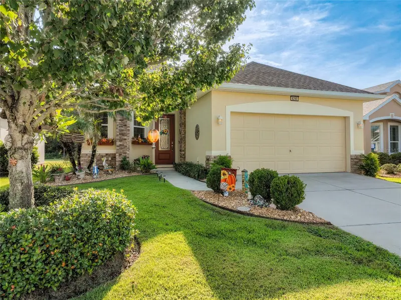Lakes of Mount Dora listing