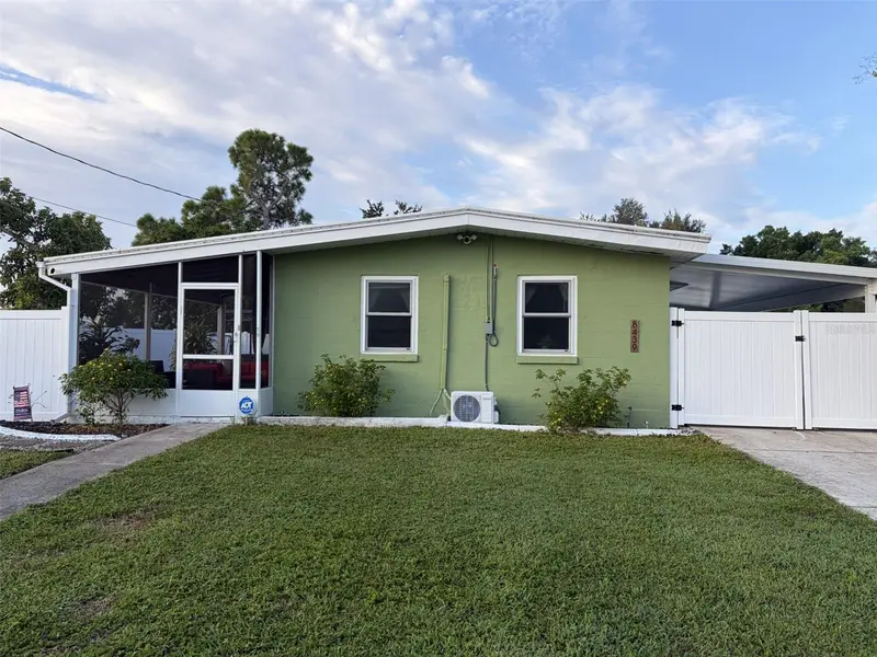 8439 Dorothy Ave, FL