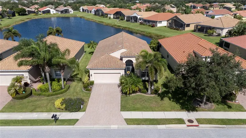 6725 41st Street Cir E, FL