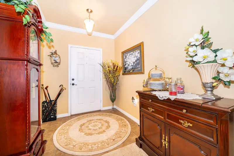 3184 Queen Alexandria Dr, FL