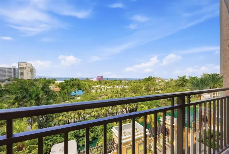 750 N Tamiami Trl #517, FL