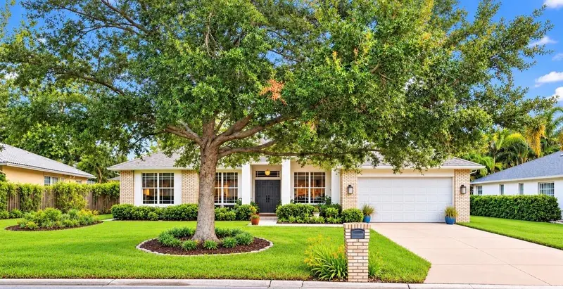 2013 Macarthur Ct, FL