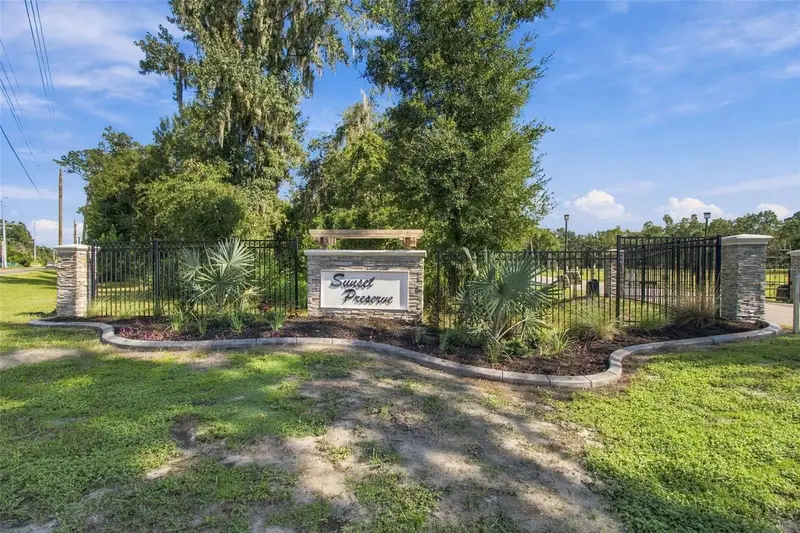 867 Sunset Ln, FL
