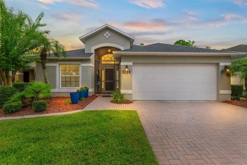 1135 Champions Dr, FL