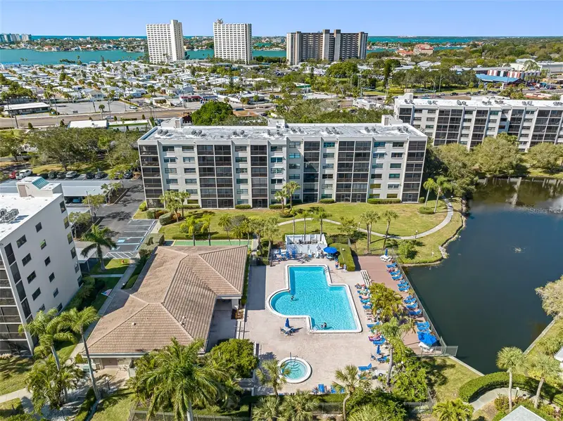 1316 Pasadena Ave S #303, FL