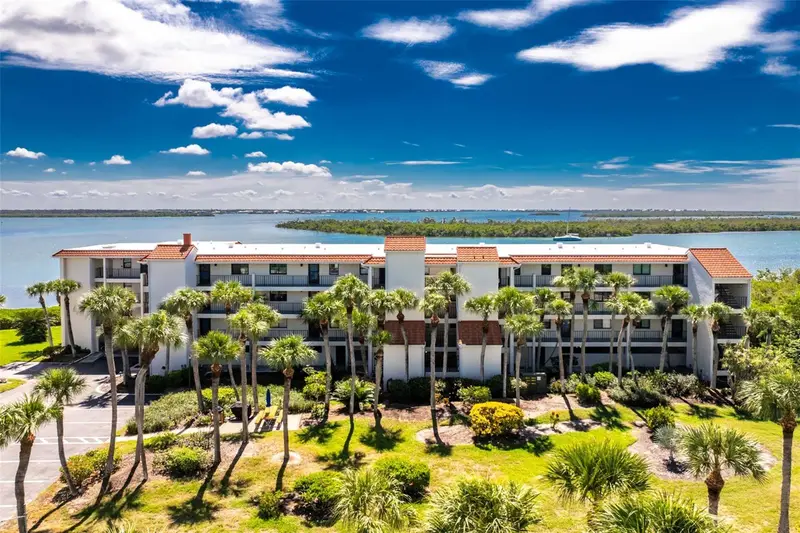 1751 Beach Rd #202, FL
