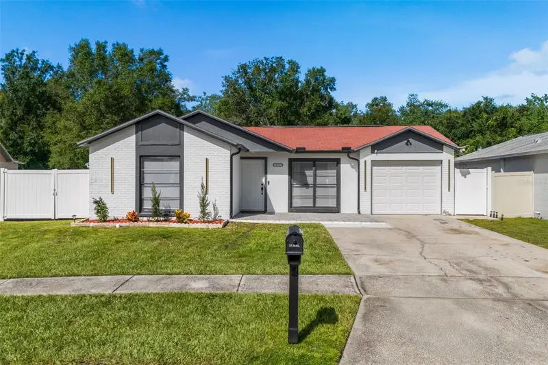 1427 Thistledown Dr, FL