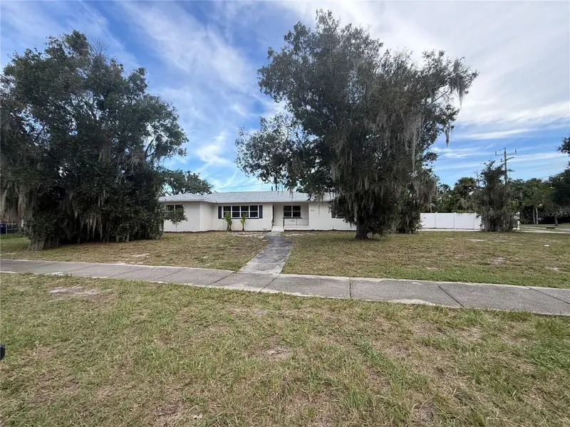 601 Myrtle Way S, FL