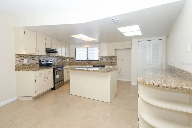 1054 Lotus Cove Ct #614, FL