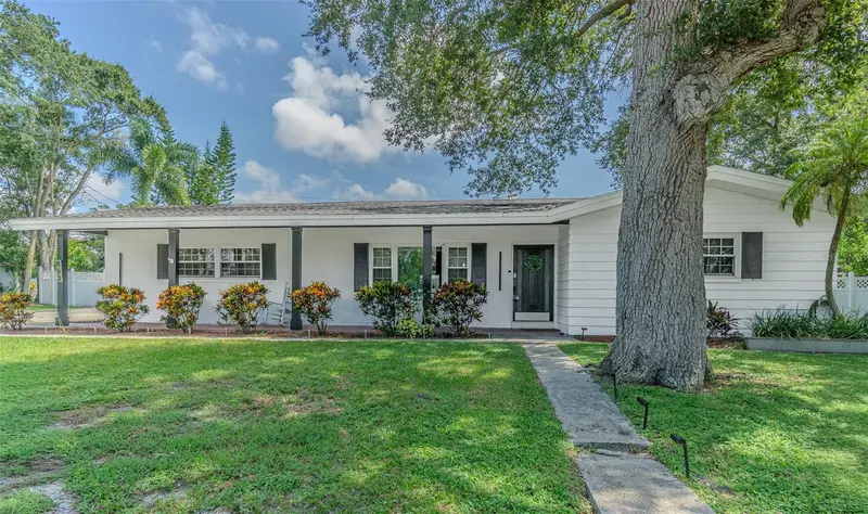 863 Bay Breeze Ter, FL