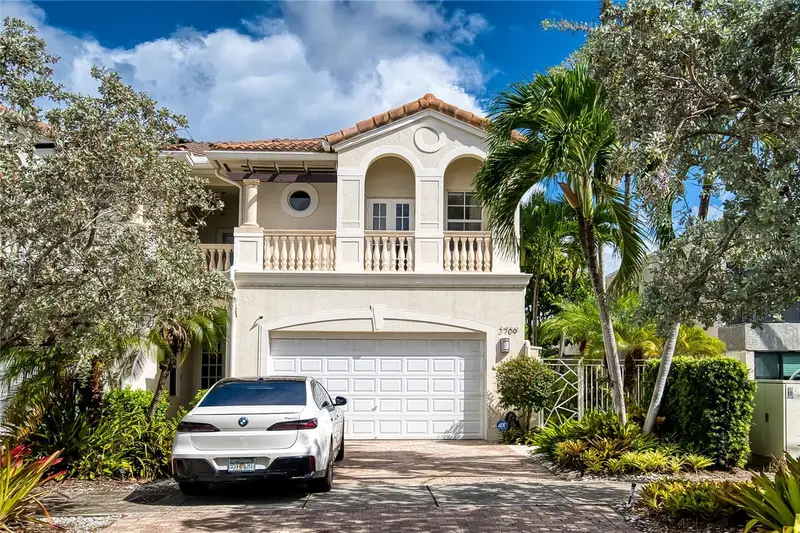 2709 Ne 15th St, FL