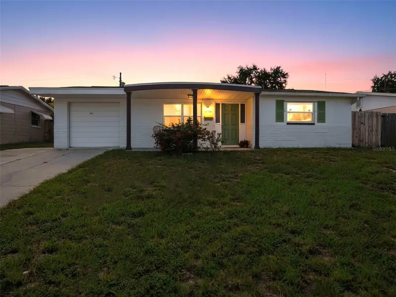 1031 Classic Dr, FL
