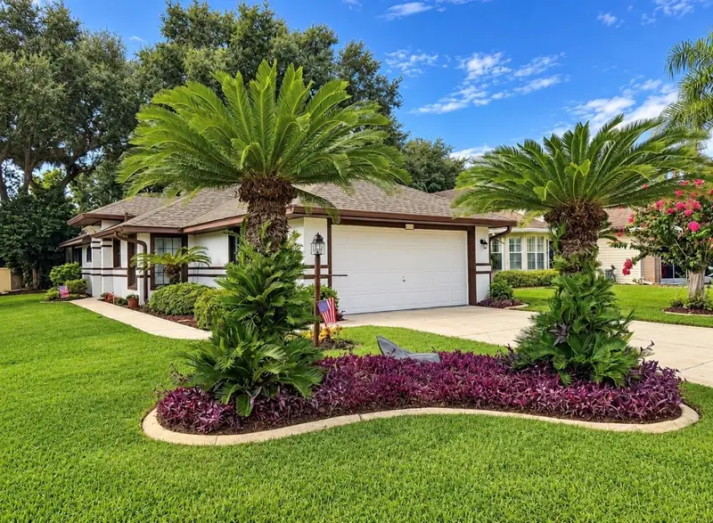21212 Royal St Georges Ln, FL