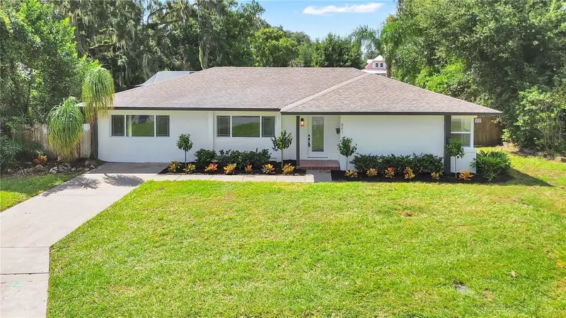841 E Valencia St, FL