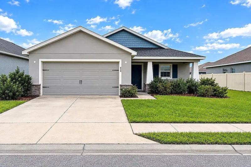 824 Vienna Dr, FL