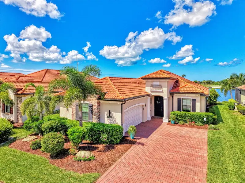 23423 Waverly Cir, FL