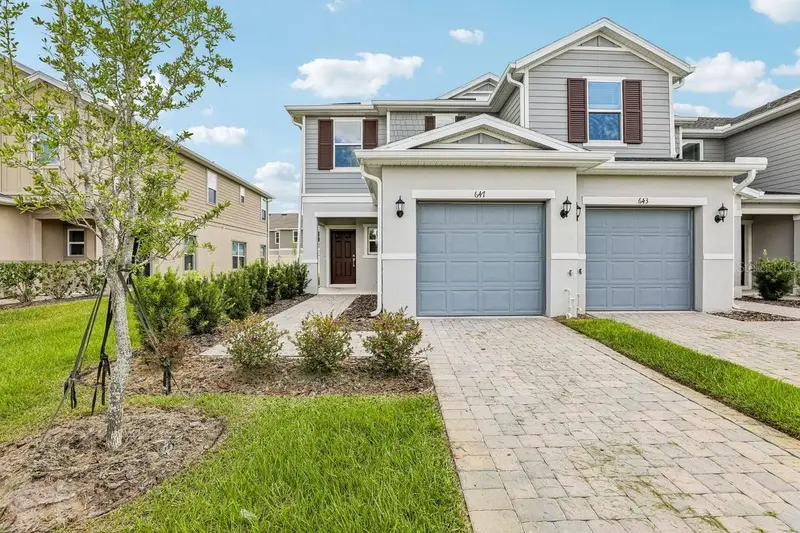 647 Meadows Edge Pl, FL