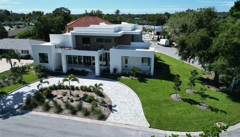 2110 Michele Dr, FL