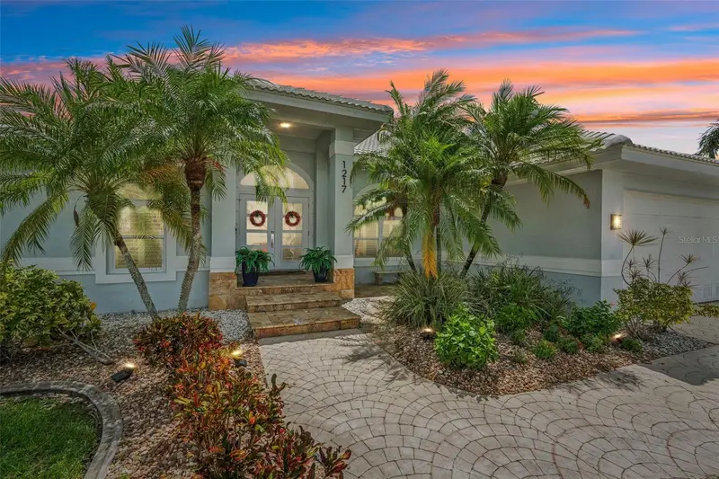1217 Sea Breeze Ct, FL