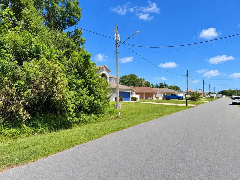 1005 Cannes Dr, FL