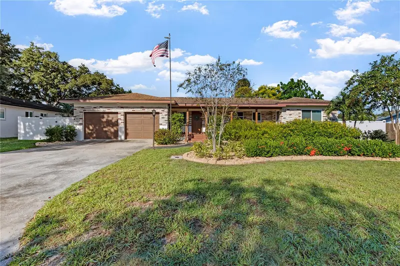 1324 Whitacre Dr, FL