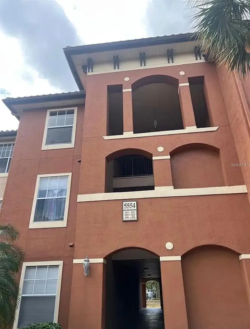 5554 Metrowest Blvd #4-310, FL
