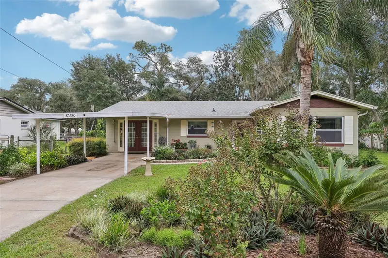 37350 Oak Ln, FL