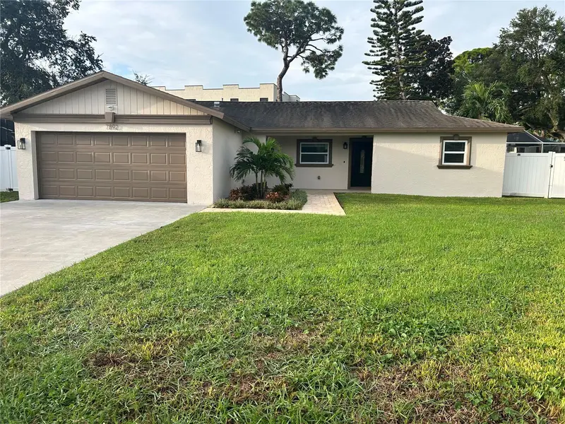 7892 Sundown Dr N, FL